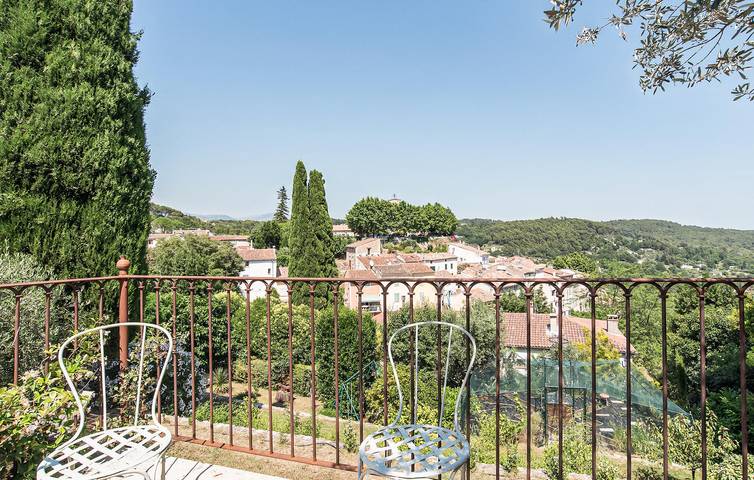 Location de vacances pour 12 personnes, avec jardin ainsi que piscine et terrasse, animaux acceptés à Tourrettes - 3