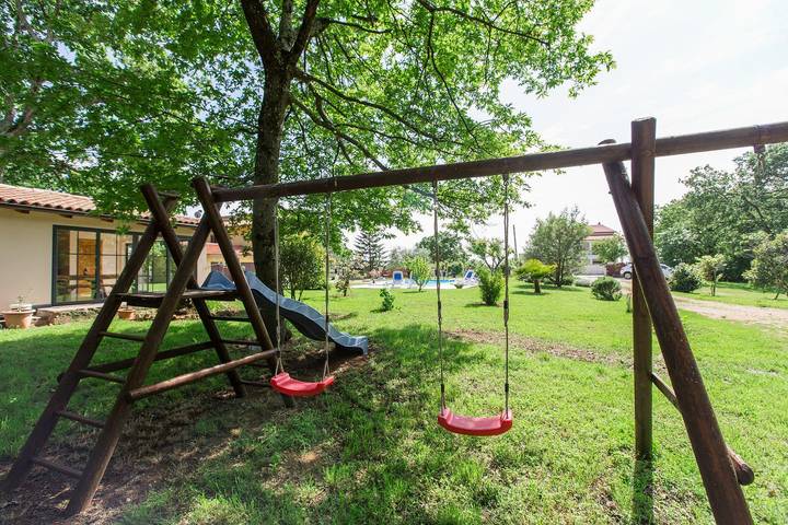 Ferienwohnung für 2 Personen, mit Terrasse und Pool sowie Garten, kinderfreundlich in Porec und Umgebung - 2