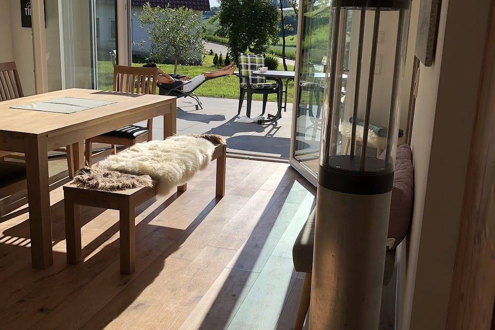 Ferienbauernhaus New Style das Chalet am nördlichen Bodensee mit einer Fasssauna in Horgenzell, Region Bodensee-Oberschwaben