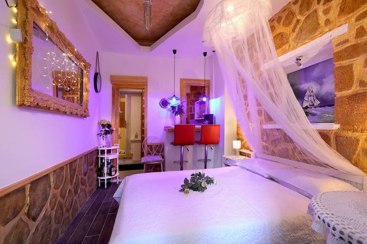 Gîte pour 2 personnes, avec terrasse dans Égine - 4