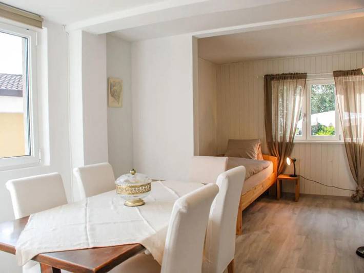 Ferienhaus für 4 Personen, mit Seeblick und Ausblick sowie Garten in Brissago - 3