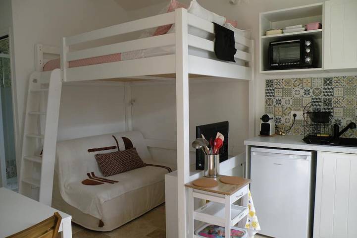 Ganze Wohnung, Mazet with pool 6kms from Uzes in Saint-Quentin-la-Poterie, Nimes und Umgebung