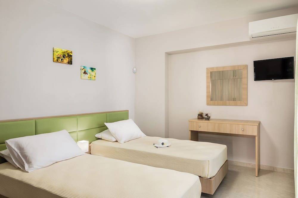 Ganze Wohnung, Bright, Modern Flat next to Beach & near Platanias in Gerani, Chania und Umgebung