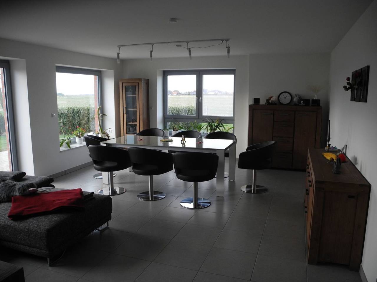 Geräumiges Ferienhaus mit Garten und Weitblick in Oesterdeichstrich, Dithmarschen