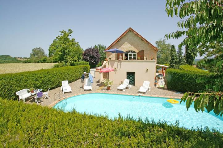 Gîte pour 6 personnes, avec jardin ainsi que piscine et terrasse - 1
