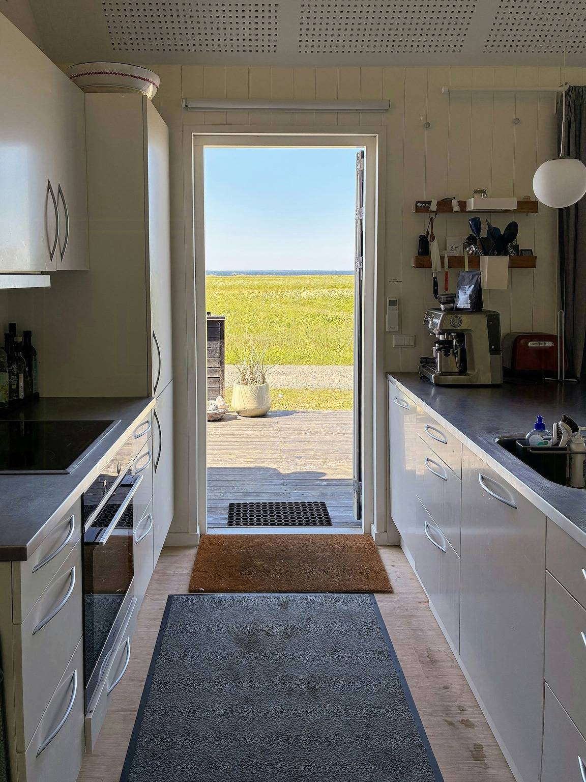 Blick auf den Fjord und kinderfreundlicher Strand bei Lendrup in Limfjord in Nordjütland