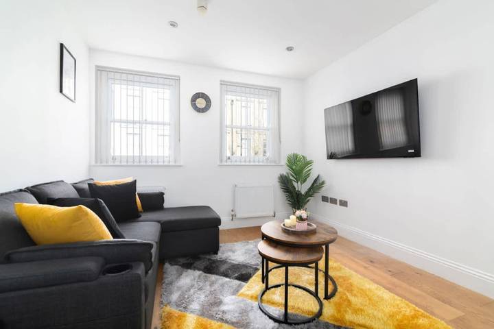 Apartment for 4 people, with Balcony and Terrace in Bethnal Green