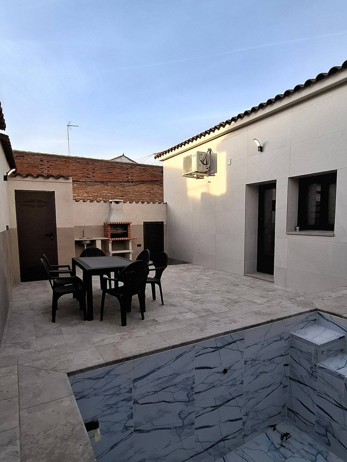 Casa Rural „La Jara Rosa“ mit Bergblick, Wlan und Klimaanlage in Los Navalucillos, Toledo Provinz