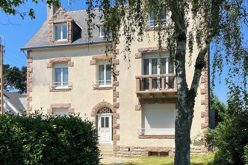 Appartement Lumineux Au Sein D'une Maison De Caractere in Pont-l'Abbé, Côte de Cornouaille