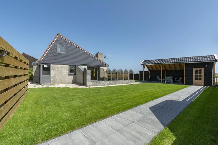 Ferienhaus für 5 Personen, mit Balkon/Terrasse und Terrasse sowie Garten in Julianadorp