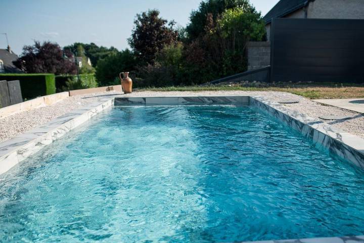 Location de vacances pour 10 personnes, avec Terrasse et Jardin ainsi que Piscine et Vue à Saint-Antoine-du-Rocher - 3