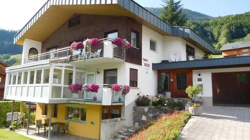 Holiday apartment for 6 people, with balcony in Au