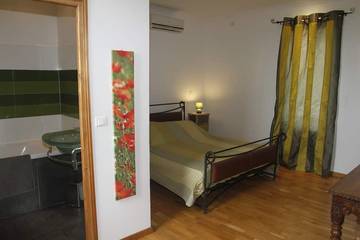 Gîte pour 4 Personnes dans Arles, Parc naturel régional de Camargue, Photo 1