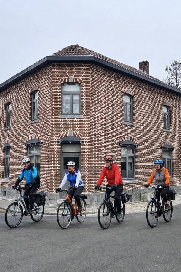 Location de vacances pour 12 personnes, avec terrasse à Bilzen