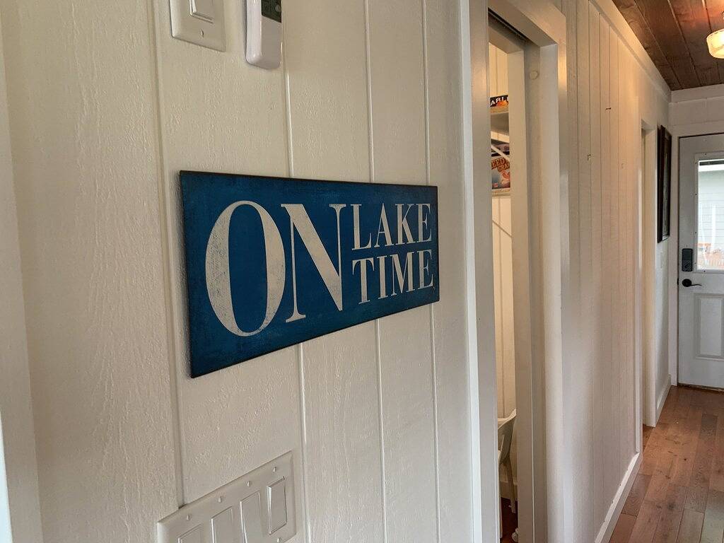 Sunset Point West facing cottage. Amazing spot Right on the water!!! in Chisago County