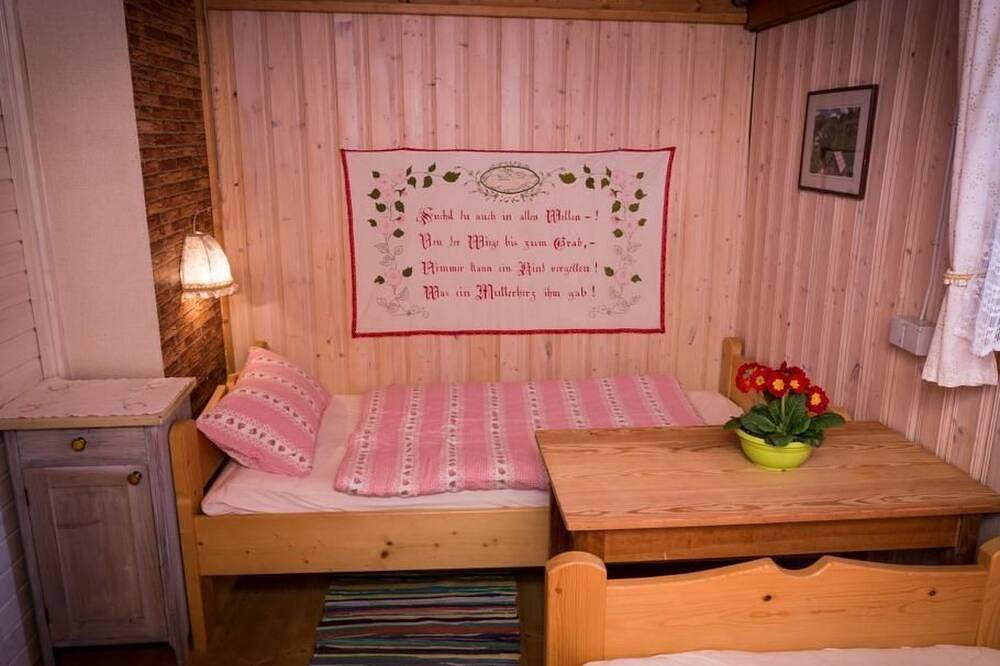 Almhütte Enzian in Kreuzeckgruppe, Greifenburg