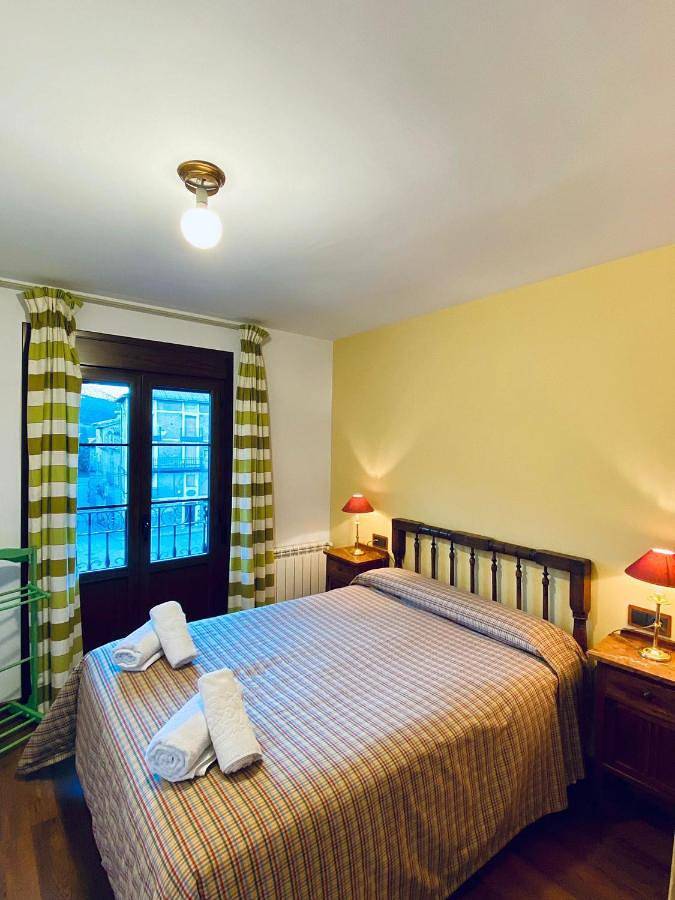 Apartamento entero, Apartamentos Turismo Rural Casa Alfós in Labuerda, Pirineo Aragonés