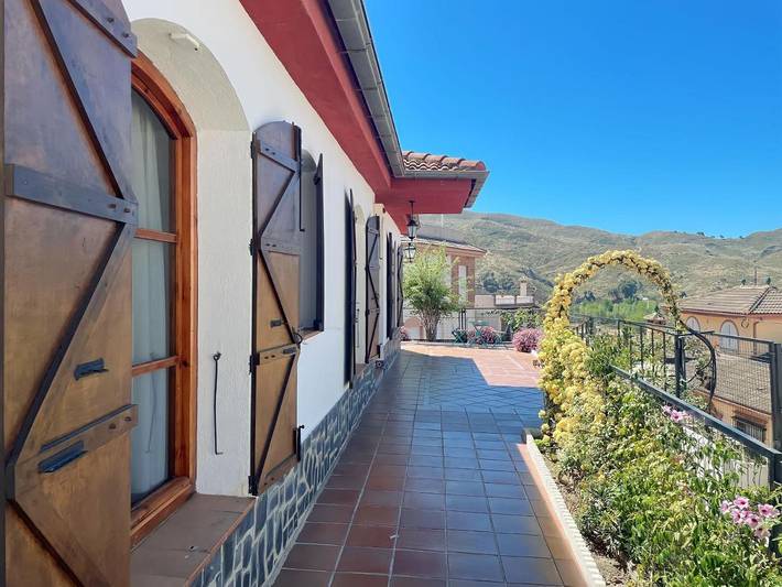 Casa rural para 10 personas, con Terraza y Jardín además de Piscina y Vistas en Cenes de la Vega