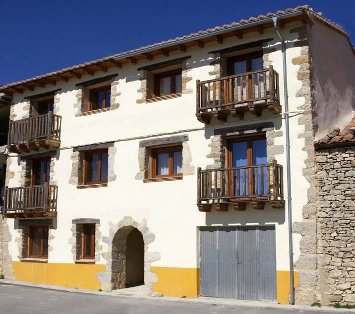 Casa rural para 5 personas, con Balcón y Terraza además de Jacuzzi y Jardín en Villar de Canes