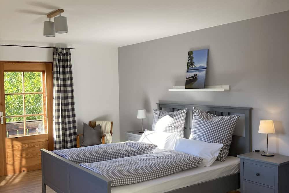Seehaus mit Garten am Staffelsee,  privatem Badeplatz und Ruderboot in Seehausen am Staffelsee, Das Blaue Land