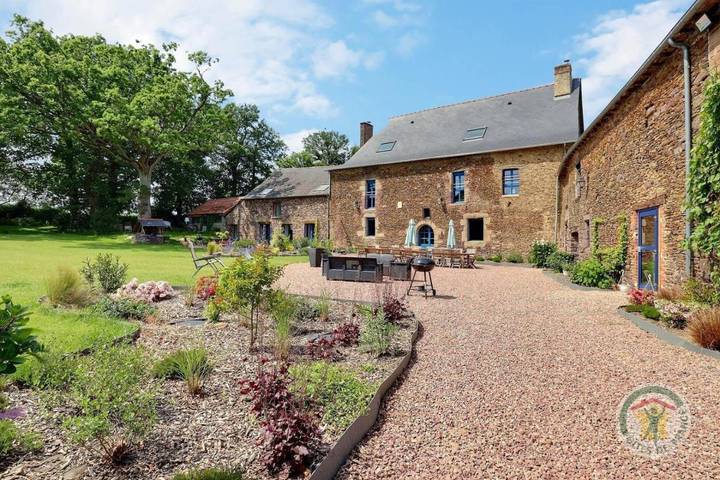 Location de vacances pour 14 personnes, avec jardin ainsi que piscine et vue à Iffendic - 3