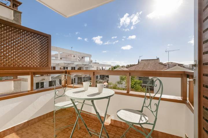 Casa Vacacional 'Estudio con Piscina Centro' con Piscina Compartida, Terraza Privada y Wi-Fi in Centro-Ifara, Santa Cruz de Tenerife