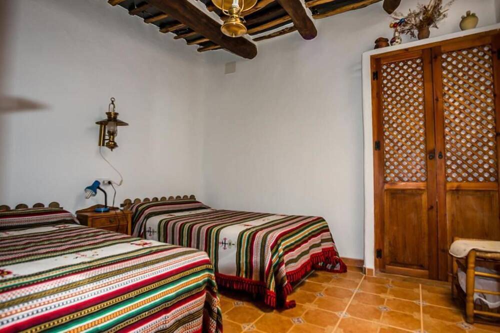 Casa rural 'Casa El Portón, Bubión' con vistas a la montaña, terraza privada y Wi-Fi in Bubión, Provincia de Granada