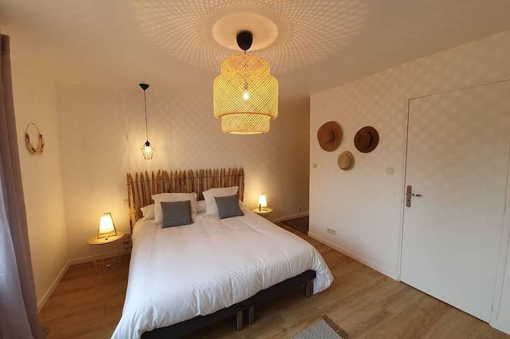 Location de vacances pour 15 personnes, avec jardin et terrasse, animaux acceptés à Plouégat-Moysan - 4