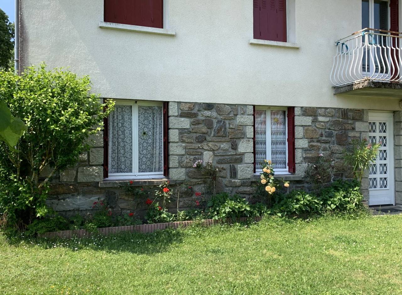 Appartement entier, Location rez-de-chaussée, campagne in Champs-sur-Tarentaine-Marchal, Parc naturel régional des Volcans d'Auvergne