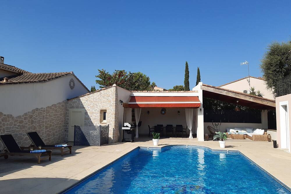 Entire apartment, Independent studio in villa in Le Cannet-des-Maures, Draguignan region