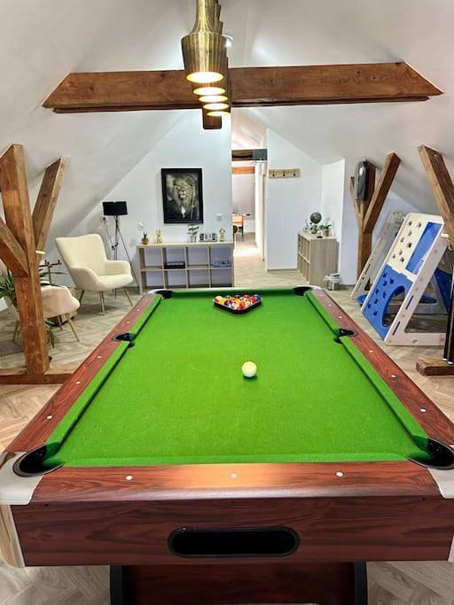 Location de vacances pour 24 personnes, avec terrasse à Rhinau