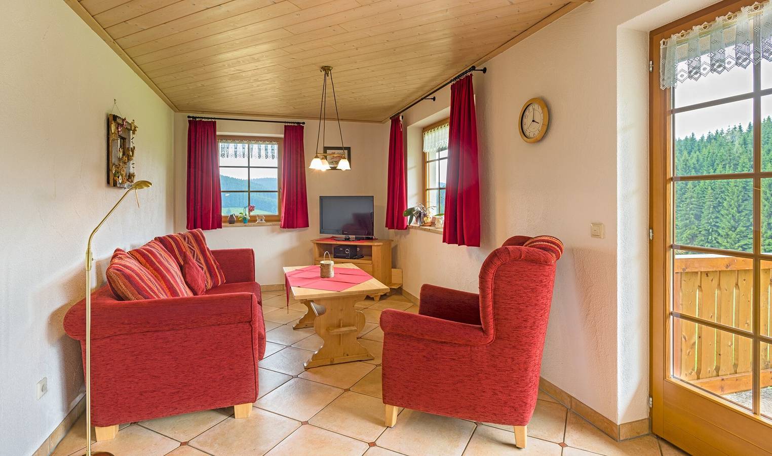 Ganze Wohnung, Ferienwohnung 'Tanne - Barrierefrei' mit Privatterrasse, Gemeinschaftsgarten und Wi-Fi in Schwärzenbach (Titisee-Neustadt), Titisee-Neustadt