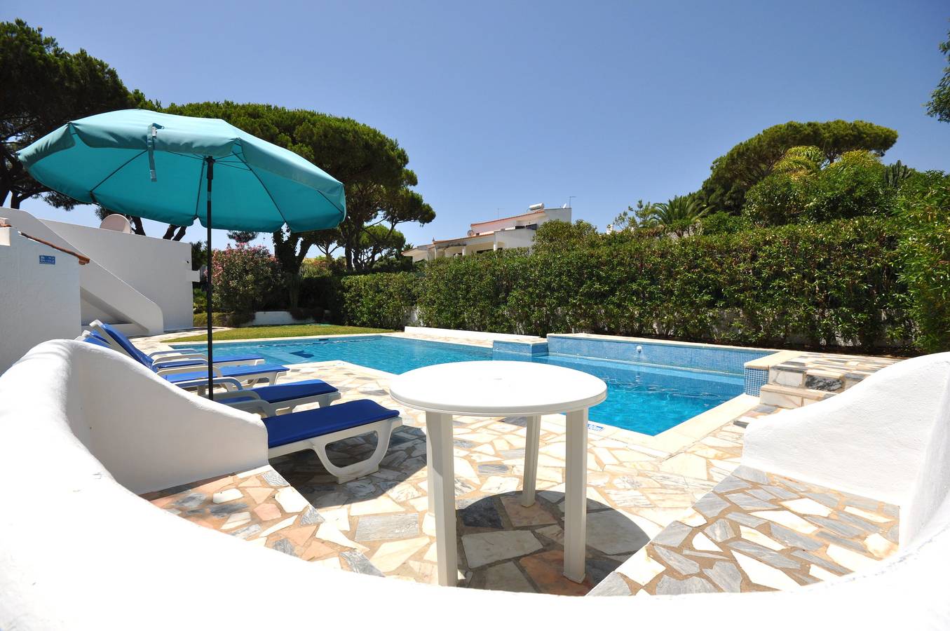 Delightful single-storey villa, private pool, free air conditioning and wifi in Quarteira, Faro District