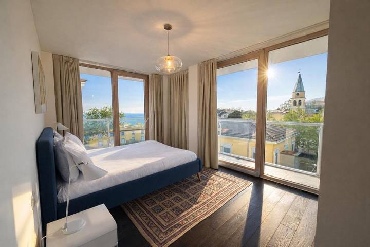 Appart’hôtel pour 6 personnes, avec vue et piscine ainsi que balcon et sauna