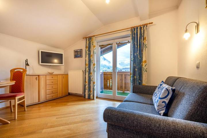 BnB für 4 Personen, mit Ausblick und Balkon in Flachau - 2