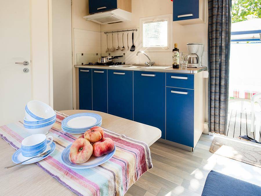 Camping Les Rives du Luberon - Mobilhome 6 personnes - Mobil-home | Classic | 3 Ch. | 6 Pers. | Terrasse simple | Clim. in Cheval-Blanc, Parc naturel régional du Luberon