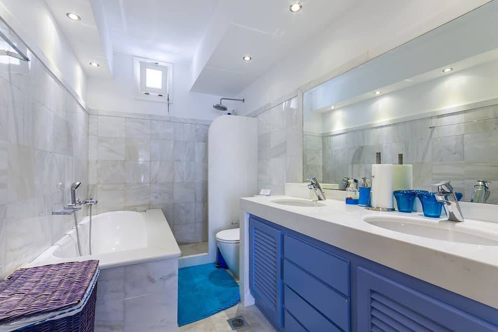Chef included by Fantasia Villas: Villa Blueros in Poseidonia, Syros