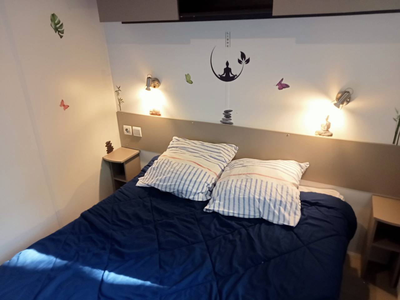 Mobil Home 'Mobil Home Piriac Détente Boisée' con terraza privada y jardín privado in Piriac-sur-Mer, Côte de Jade