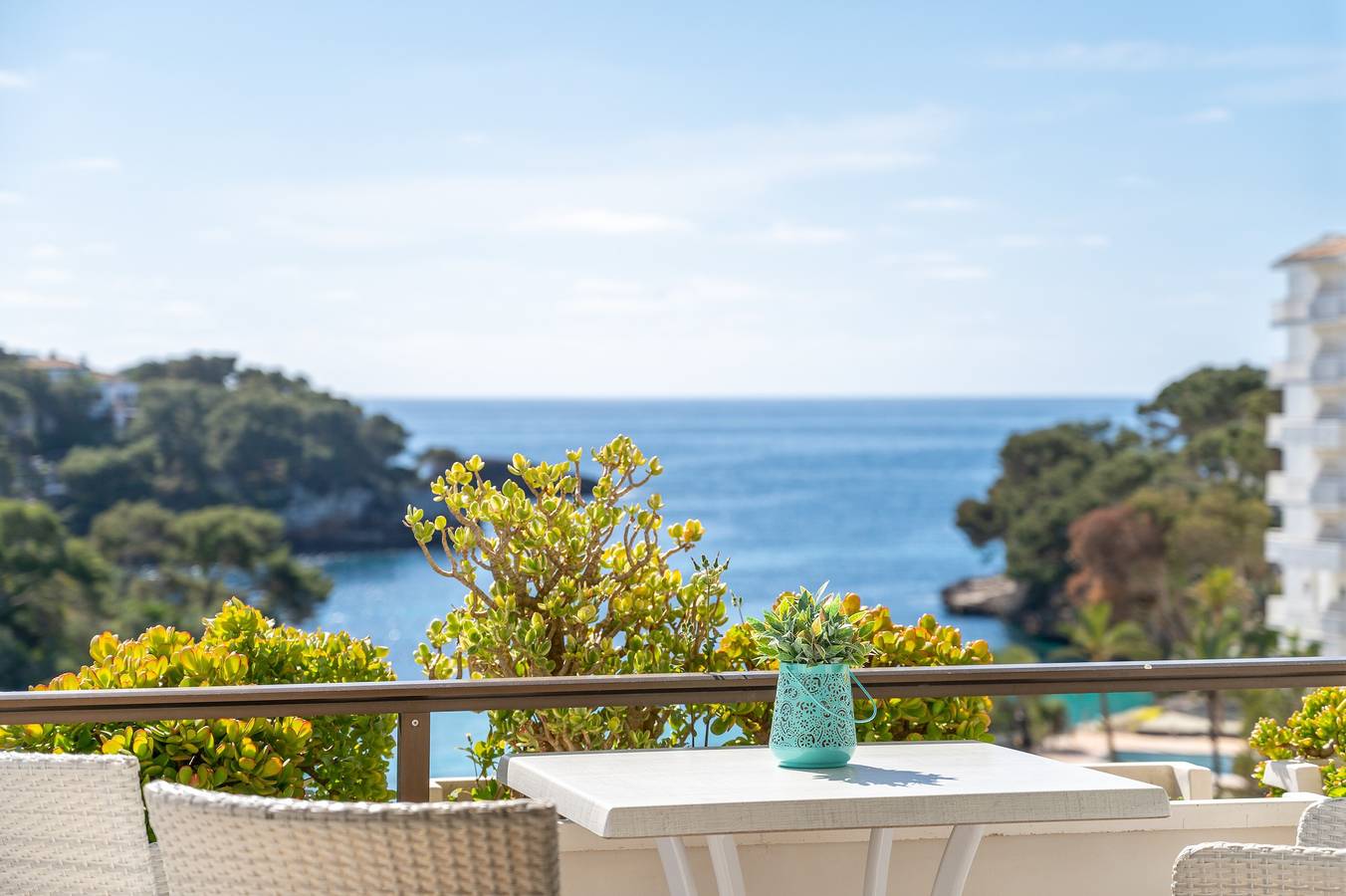 Entire apartment, "Estrella De Mar" with Sea Views, Wi-Fi, and Air Conditioning (Tourist Tax Included) in Cala Serena, Felanitx