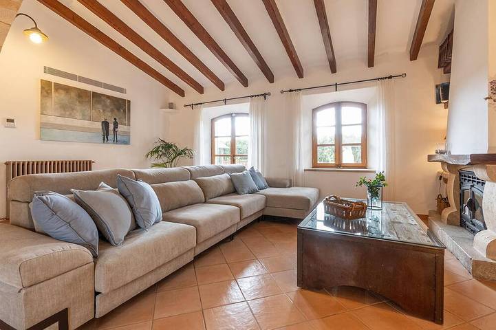 Stunning home in Consell with private swimming pool, can be inside or outside in Consell, Majorca Center