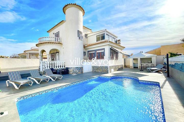 Villa für 8 Personen, mit Garten und Balkon sowie Pool - 1