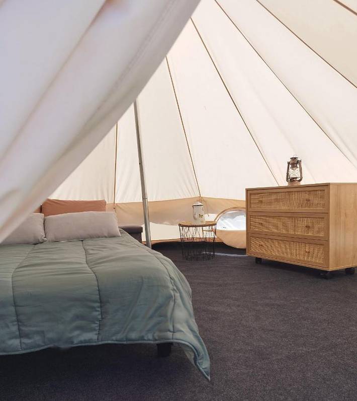 Gîte pour 2 personnes, avec jardin ainsi que vue et terrasse à Sigournais - 3