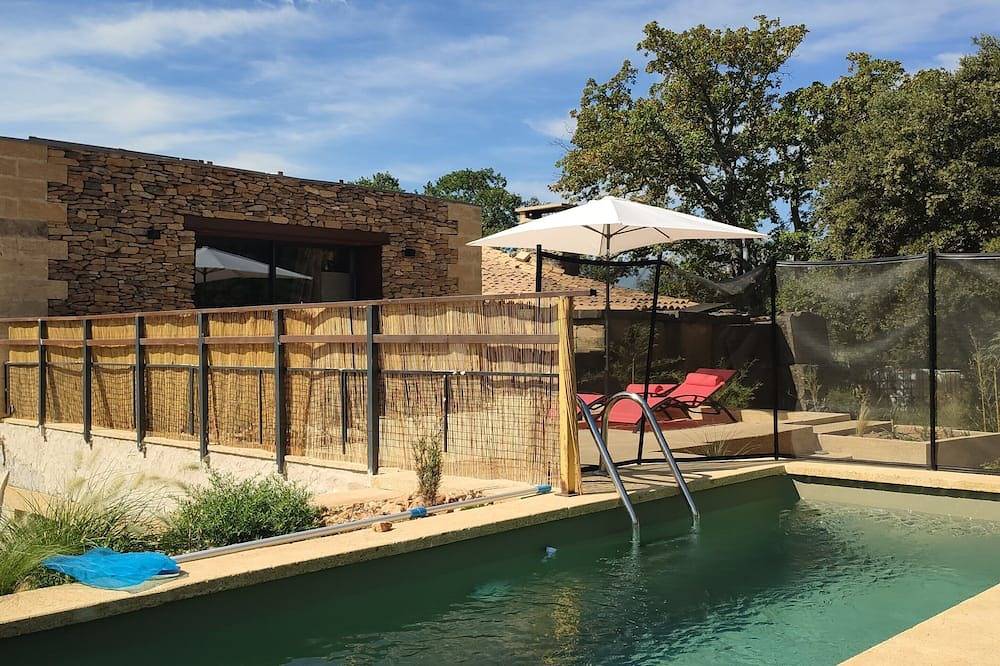 Gite in a mas with private pool 5 min from pont du gard in Vers-Pont-du-Gard, Region de Nimes