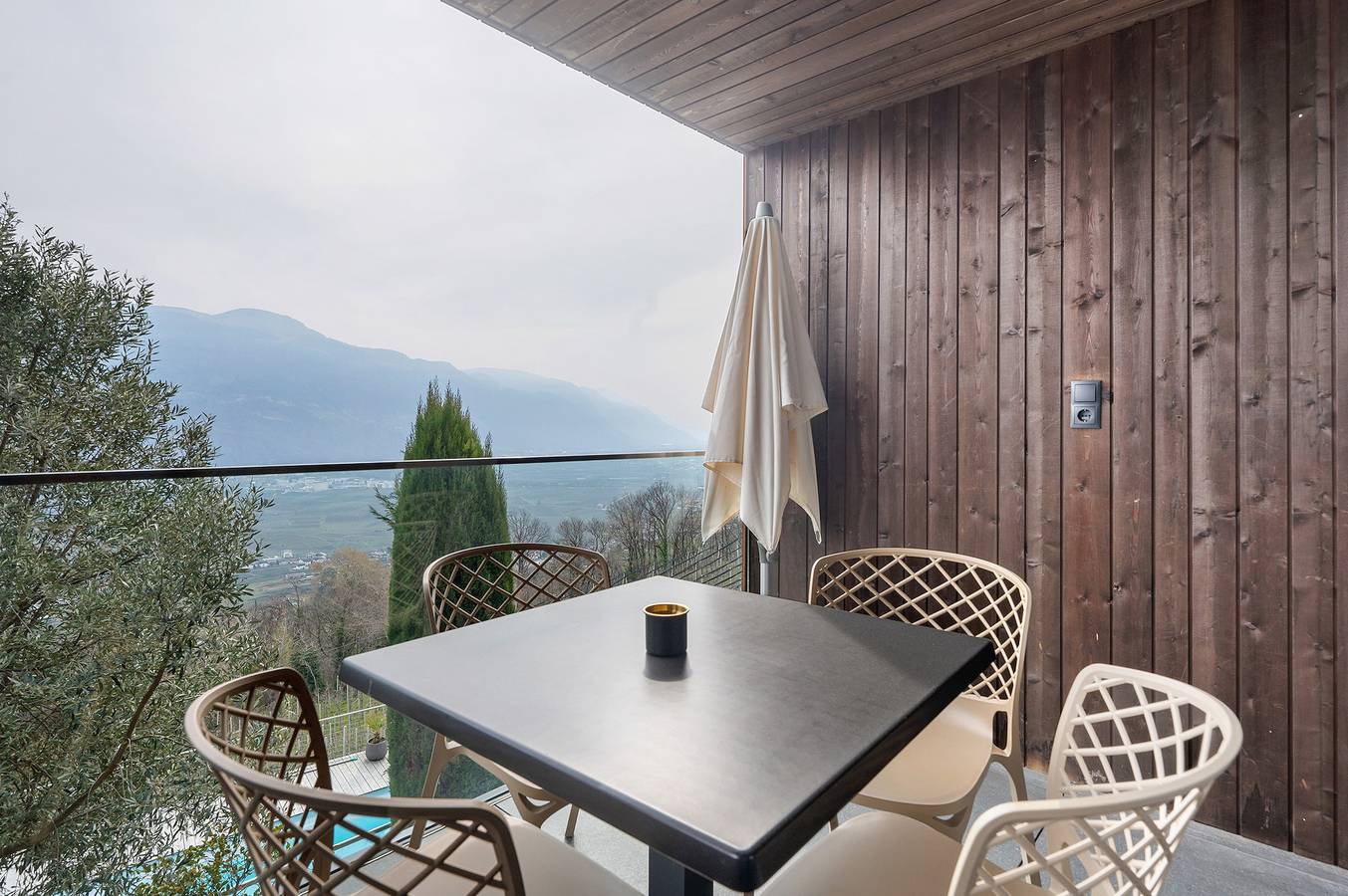 Ganze Wohnung, Ferienwohnung 'Helena' mit Bergblick, Gemeinschaftspool und Wi-Fi in Marling, Ortleralpen