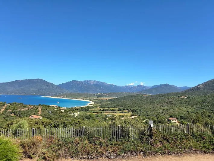 Casa de vacaciones para 6 personas, con vistas y jardín - 1
