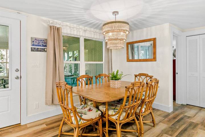 Vacation rental for 8 people, with yard in Seagrove Beach