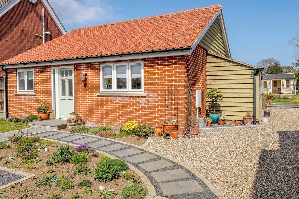 A beautiful home offering superior comfort. in Hemsby, Great Yarmouth