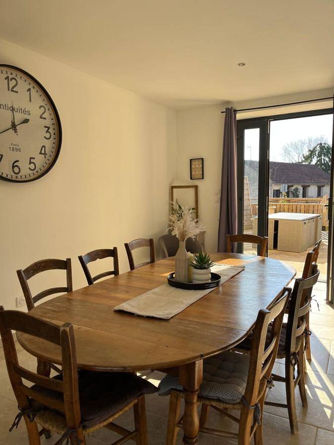 Location de vacances pour 6 personnes, avec jardin et piscine à La Chapelle-Aubareil - 2