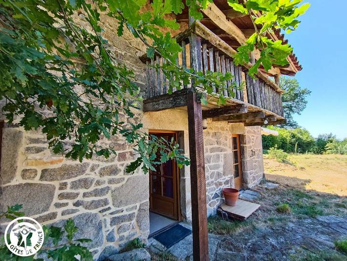 Gîte pour 2 personnes, avec jardin dans le Lot