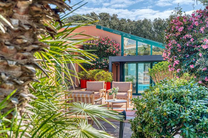 Ferienhaus für 15 Personen, mit Meerblick und Whirlpool sowie Terrasse und Garten